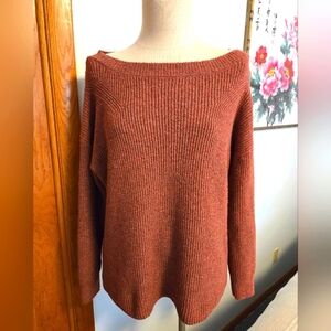 MAURICE'S RUST-COLORED BROWN SWEATER. SIZE LARGE.